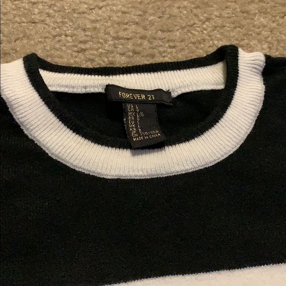 Crop Top Sweater - Picture 2 of 3